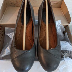 NEW Eurosoft by Sofft Dusty Grey Flat - Size 9